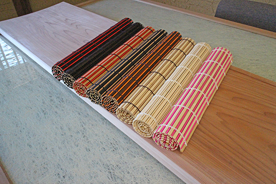 ランチマット おまけ古カレンダー ペンダント２点 ランチマット おまけ古カレンダー ペンダント2点 フラワー